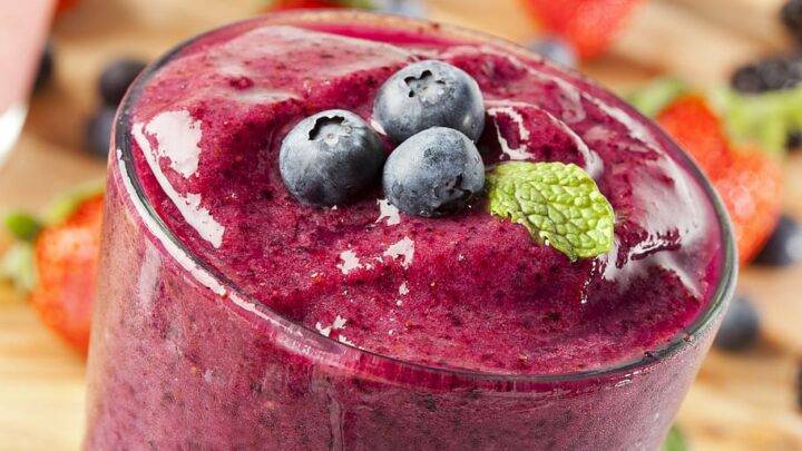 Low carb blueberry smoothie