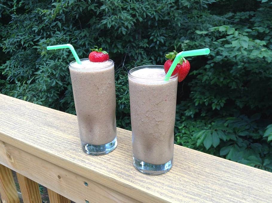 Low carb chocolate hemp smoothie