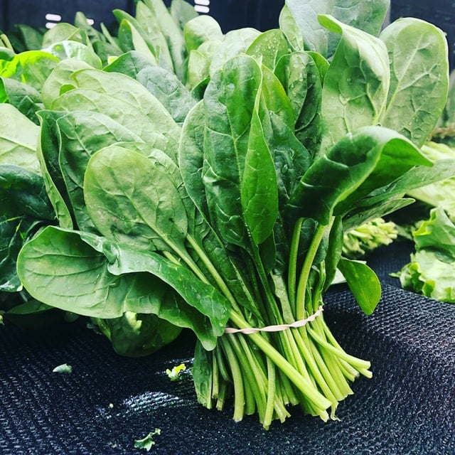 28 mg of vitamin C in 100 grams of spinach