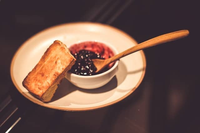 A teaspoon of strawberry jam is only 6 calories