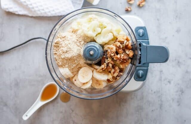 Ingredients for flax seed smoothie
