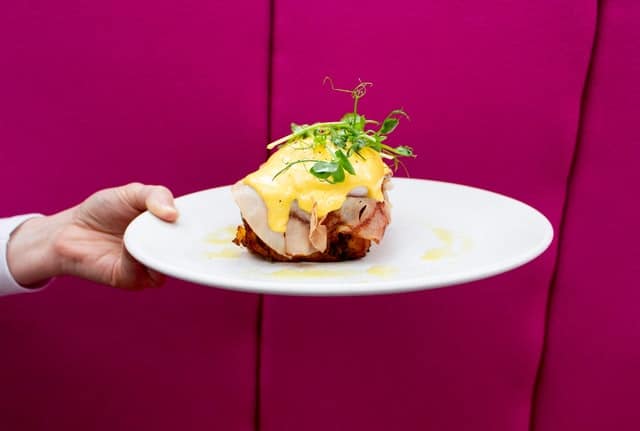 Delightful Keto Eggs Benedict Recipe - Diets Meal Plan