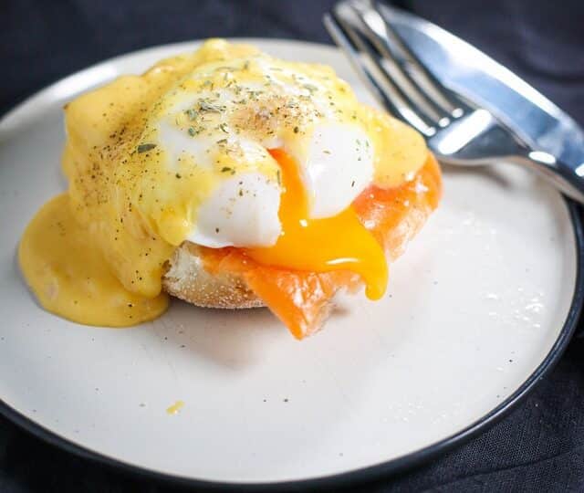 Eggs benedict recipe
