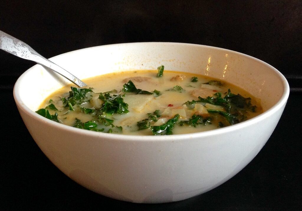 Keto Italian recipes - Italian sausage soup (Zuppa Toscana) recipe Keto Italian recipes