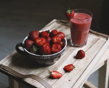 Vegan Strawberry Smoothie (Without Vegan Milk and Sugar)