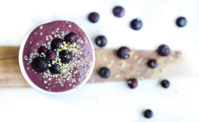 Vegan berry smoothie
