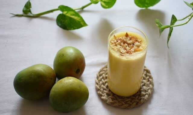 Vegan mango smoothie