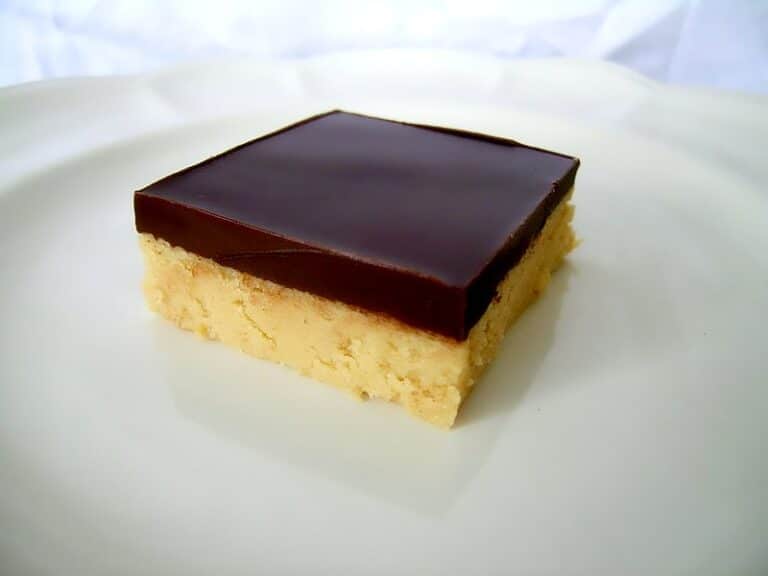 Keto Peanut Butter Chocolate Bars