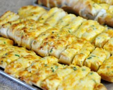 Best Keto Garlic Bread Recipe You Never Knew