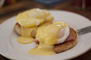 keto eggs benedict