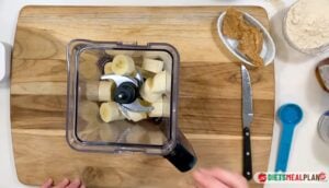 step1 - Slice the bananas and put them in the blender