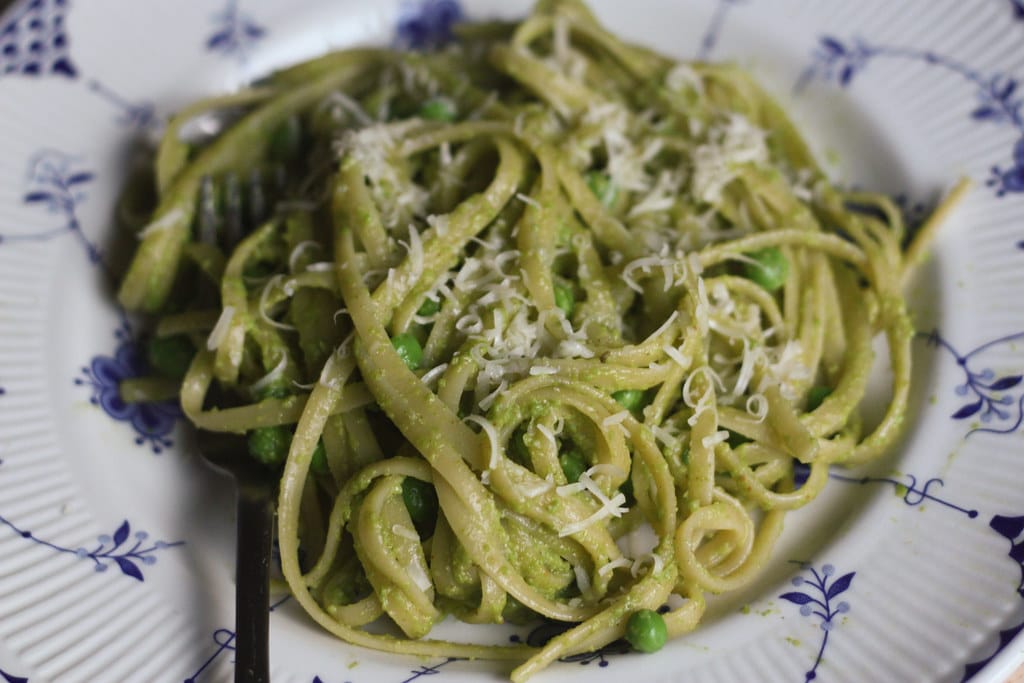 Linguine al pesto recipe