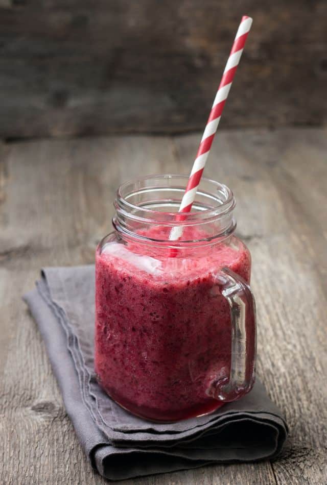 How to Make a Berry Smoothie