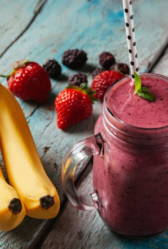 How to Make a Berry Smoothie