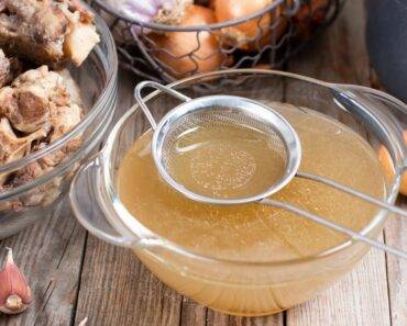 7 Day Bone Broth Diet Plan (With Recipe)