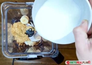 4000 Calorie Shake Recipe Without Protein Powder - Pour in the milk