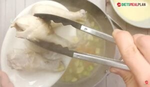 Low-Fat-Chicken-Soup-Recipe-for-Diverticulitis-Put-5-tbsp-of-plain-Greek-yogurt-in-a-medium-bowl.-Take-the-chicken-out-of-the-pot