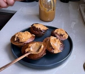 Spread about 1 tablespoon of peanut butter